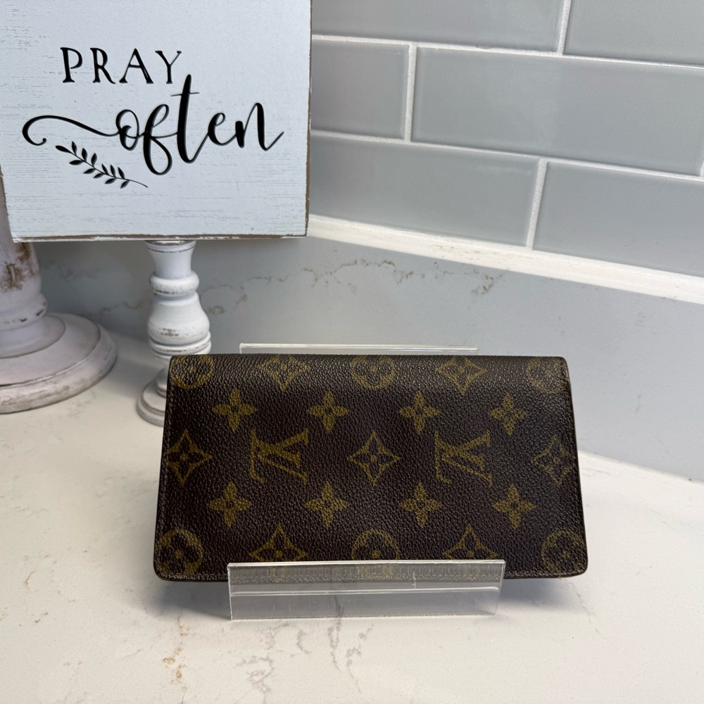 Louis Vuitton Brown Monogram Wallet - Picture 10 of 10